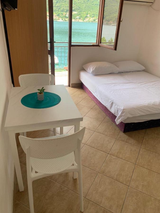 Apartmani Ivana Tivat Ngoại thất bức ảnh