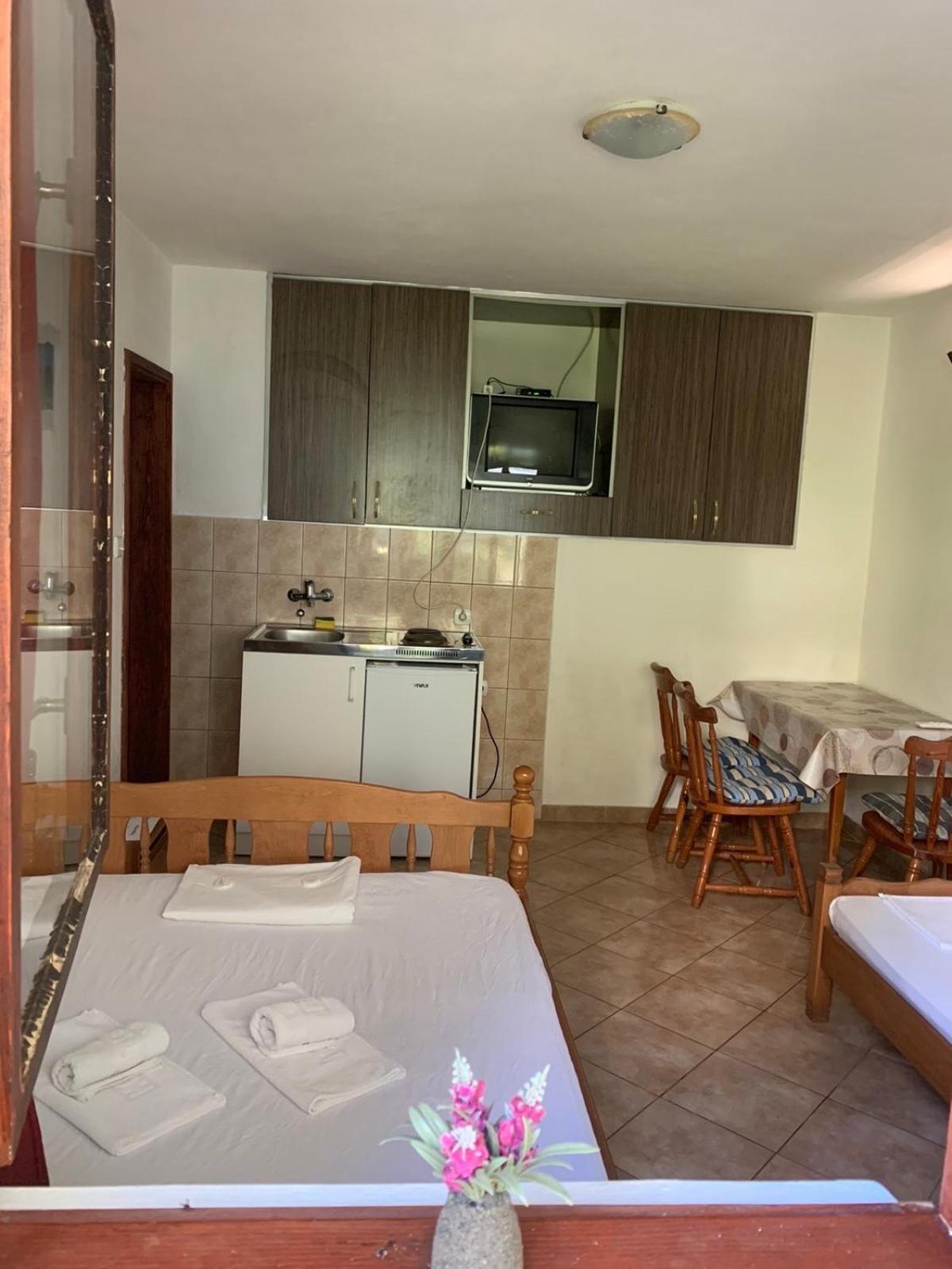 Apartmani Ivana Tivat Ngoại thất bức ảnh