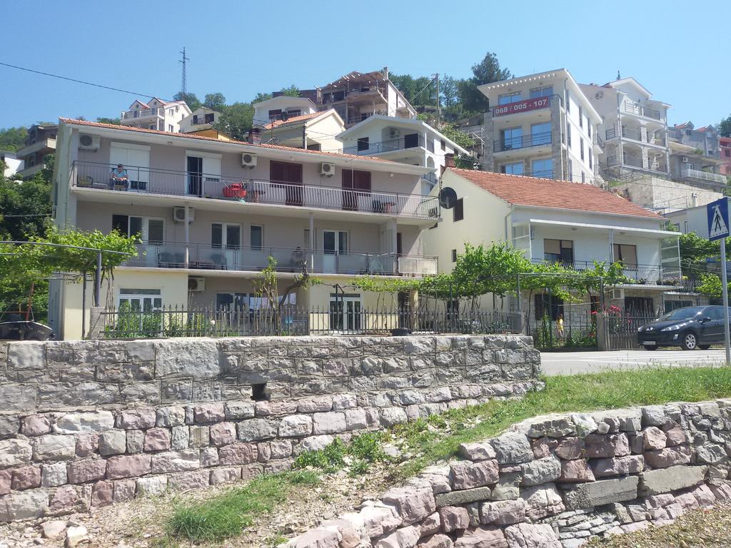 Apartmani Ivana Tivat Ngoại thất bức ảnh